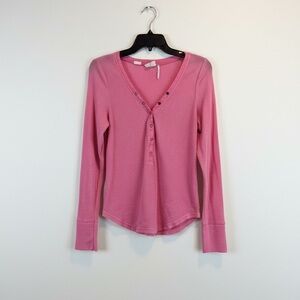 Out From Under by Urban Outfitters Pink Tee – Size L ⭐